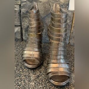 Nine West Gladiator Pewter Gray Metallic Heels Strappy Sandals Size 6